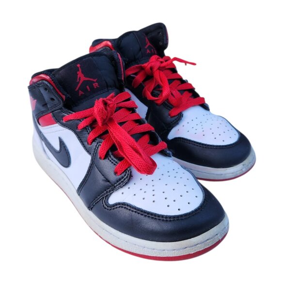 Air Jordan 1 Mid Gym Red Black Toe GS DQ8423-106 Sneakers Shoes 4Y - Picture 1 of 10